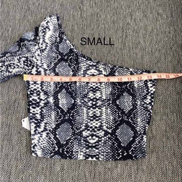 Black and white animal print crop top one shoulder medium and large NWT - Picture 9 of 12
